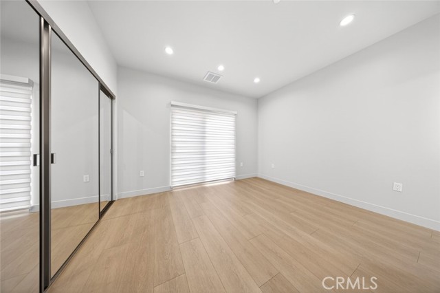 Detail Gallery Image 12 of 31 For 8334 Calvin Ave, Northridge,  CA 91324 - 2 Beds | 3 Baths