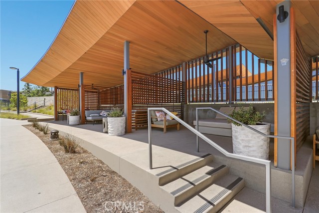 27124 Purple Sage Court, Valencia CA: https://media.crmls.org/medias/d11ff30c-ff42-4c75-b521-7287c2b58537.jpg