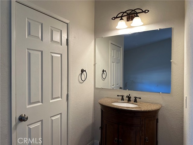 Detail Gallery Image 11 of 15 For 11526 Low Chaparral Dr, Victorville,  CA 92392 - 3 Beds | 2 Baths
