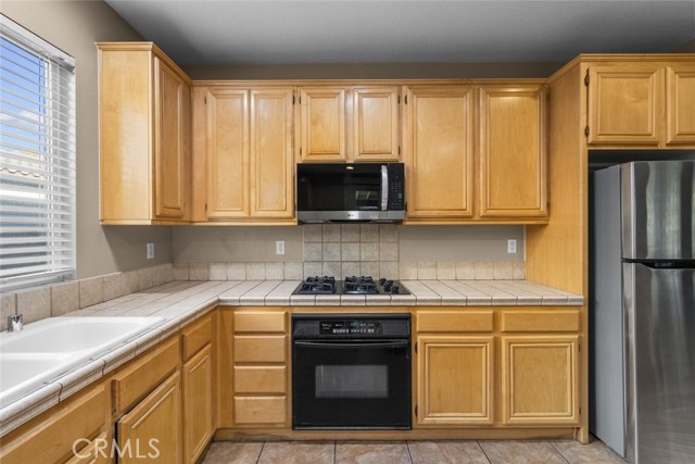 Detail Gallery Image 13 of 43 For 43891 42nd St, Lancaster,  CA 93536 - 3 Beds | 3 Baths