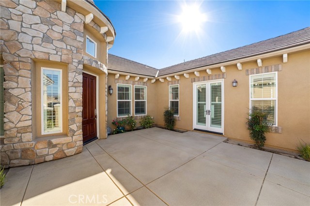 Detail Gallery Image 2 of 35 For 3086 Crystal Ridge Ln, Colton,  CA 92324 - 4 Beds | 3/1 Baths