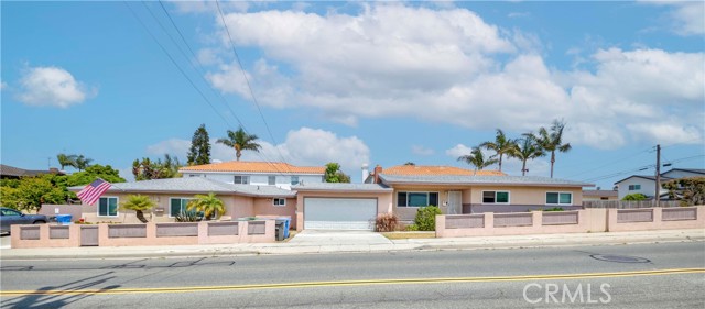 Detail Gallery Image 1 of 8 For 1901 Morgan Ln, Redondo Beach,  CA 90278 - – Beds | – Baths