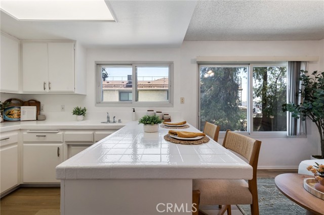 7038 De Celis Place, Van Nuys CA: https://media.crmls.org/medias/d1222667-90bd-4367-96c1-1c06ebab688d.jpg