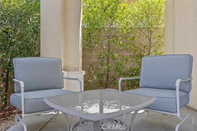 Detail Gallery Image 30 of 47 For 25124 Limetree Ln, Canyon Country,  CA 91387 - 2 Beds | 2/1 Baths