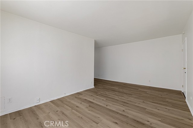 Detail Gallery Image 6 of 21 For 118 S Manhattan Pl #6,  Los Angeles,  CA 90004 - 1 Beds | 1 Baths