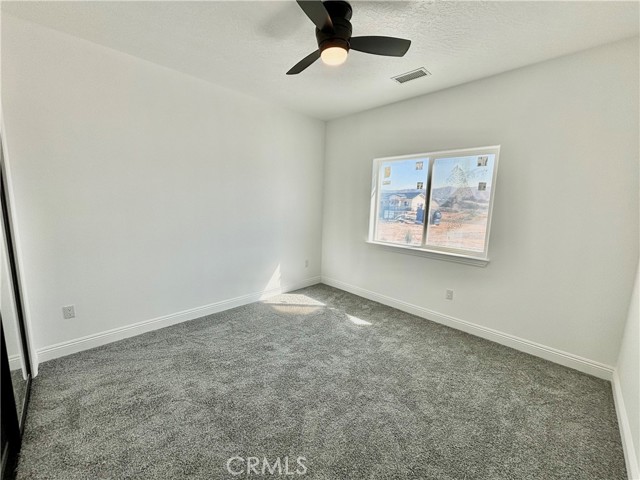 Detail Gallery Image 8 of 16 For 21282 Laguna Rd, Apple Valley,  CA 92308 - 4 Beds | 2/1 Baths