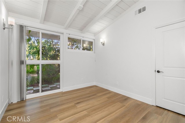 Detail Gallery Image 11 of 31 For 8341 Delco Ave, Winnetka,  CA 91306 - 5 Beds | 4 Baths