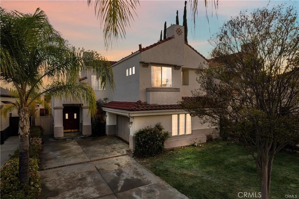 25099 Calle Entradero