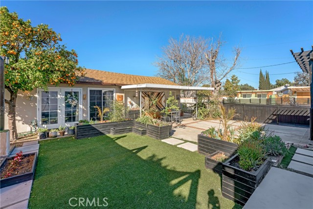 6059 Vantage Avenue, Valley Glen CA: https://media.crmls.org/medias/d123b352-efe0-4e59-b23d-6bf9f4439e16.jpg