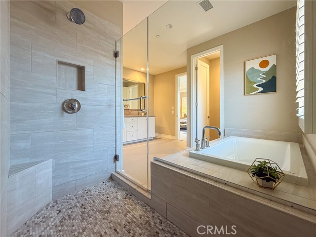 142 Dolci, Irvine CA: https://media.crmls.org/medias/d124331c-6c2b-4855-a545-3b0903149180.jpg