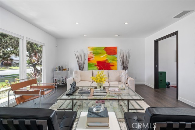 20051 Lawson Lane, Huntington Beach CA: https://media.crmls.org/medias/d1243ca0-3dc0-4984-86b1-1fc58ebfb924.jpg