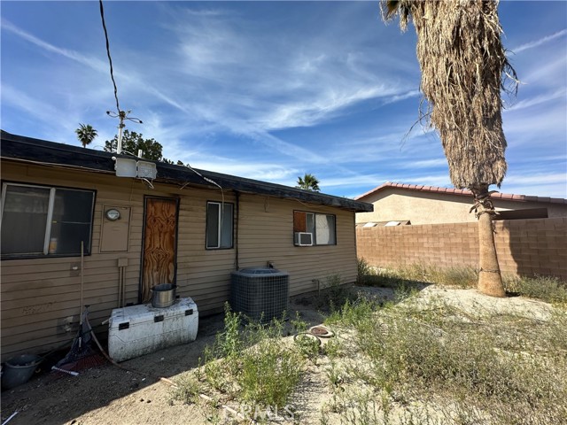 Detail Gallery Image 14 of 27 For 2210 Marguerite, Palm Springs,  CA 92264 - 3 Beds | 1/1 Baths