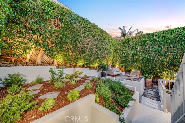 2664 Victoria Drive, Laguna Beach CA: https://media.crmls.org/medias/d125ab84-f138-4fa6-9a5c-28c6e0848e0c.jpg
