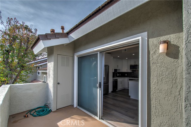 60 Greenmoor, Irvine CA: https://media.crmls.org/medias/d125e806-9c46-4d36-9ee4-a85f195c4046.jpg