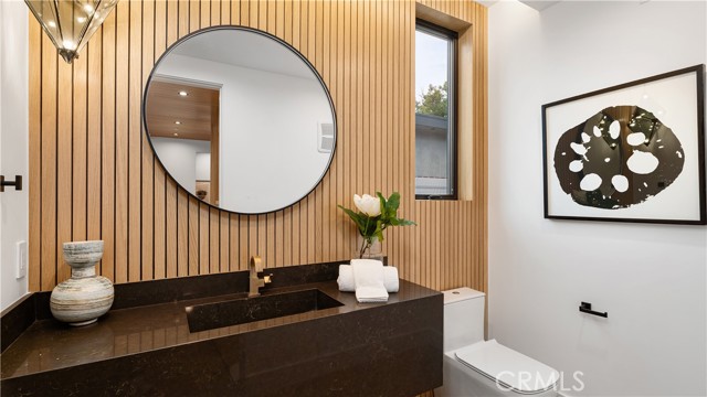 Detail Gallery Image 36 of 41 For 15473 La Maida St, Sherman Oaks,  CA 91403 - 5 Beds | 5/1 Baths