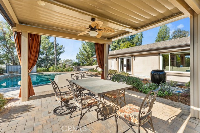 1632 Country Club Drive, Redlands CA: https://media.crmls.org/medias/d127d09e-24ec-4a3e-b5f3-8c11bc3efbdd.jpg