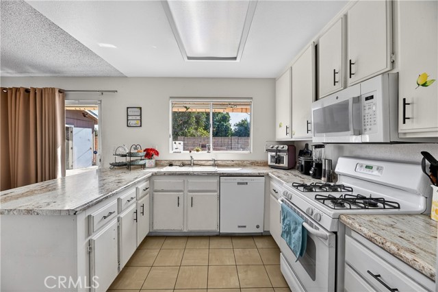 Detail Gallery Image 12 of 40 For 501 Presidents Ave, Hemet,  CA 92543 - 3 Beds | 2/1 Baths