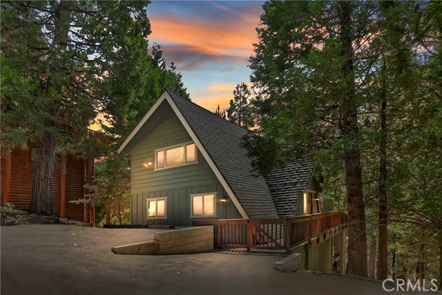 Detail Gallery Image 2 of 52 For 27488 Cedarwood Ct, Lake Arrowhead,  CA 92352 - 3 Beds | 3 Baths