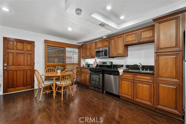 12526 Cuesta Drive, Cerritos CA: https://media.crmls.org/medias/d1287fd0-77eb-4c0e-931c-2b6b381c5e7a.jpg