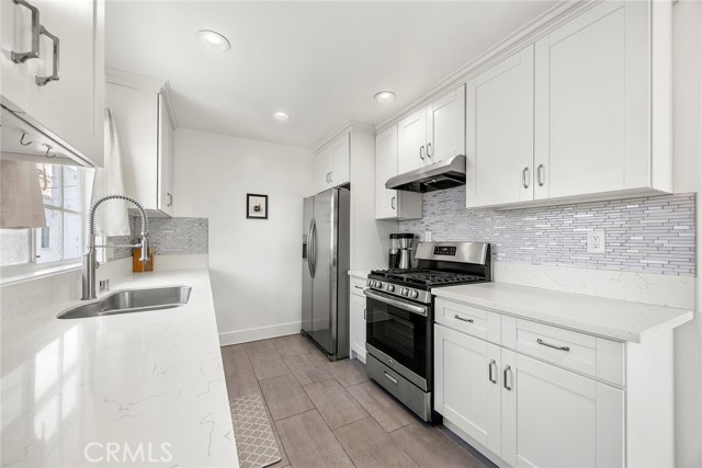 Detail Gallery Image 1 of 1 For 1022 E 1st St #12,  Long Beach,  CA 90802 - 2 Beds | 2 Baths