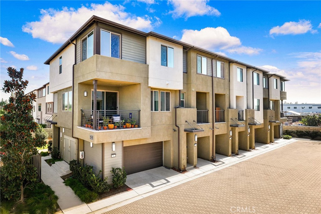 1582 Topeka Ave Unit 3