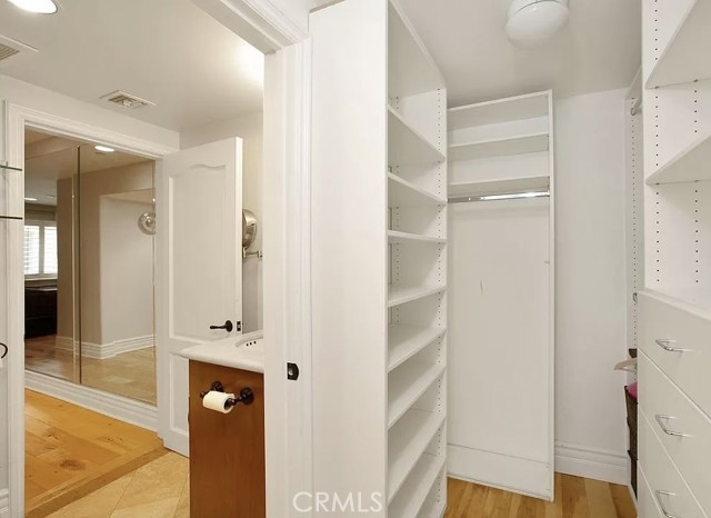 Detail Gallery Image 17 of 19 For 820 S Bedford St #102,  Los Angeles,  CA 90035 - 2 Beds | 2/1 Baths