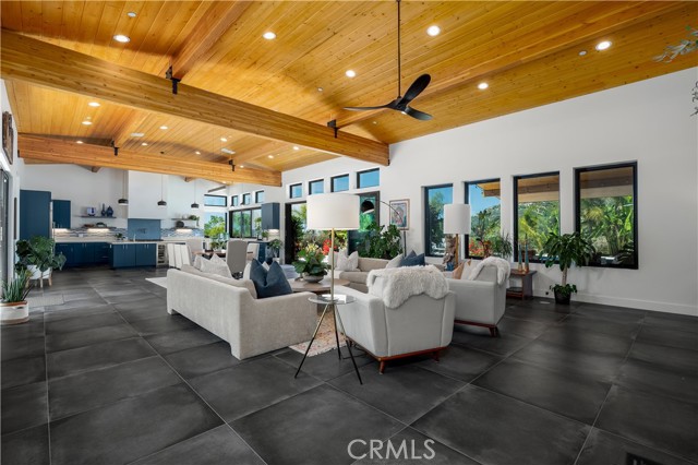 1088 Via Conca Doro, Vista CA: https://media.crmls.org/medias/d1299480-e898-4ef6-9a47-bfe9d5a74430.jpg
