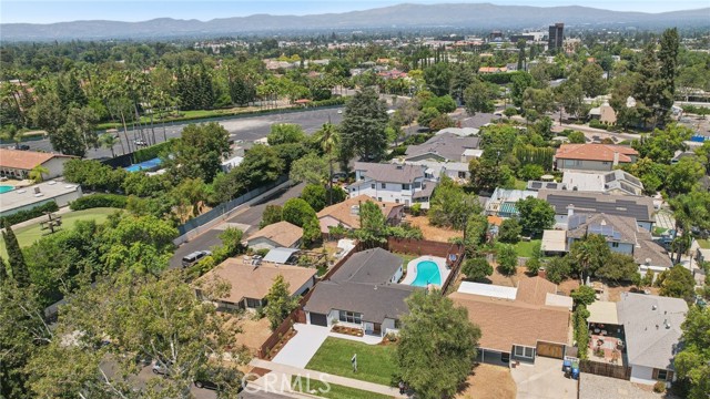 18257 Palora Street, Tarzana CA: https://media.crmls.org/medias/d129cb06-f712-4198-bbed-6116db1ab12b.jpg