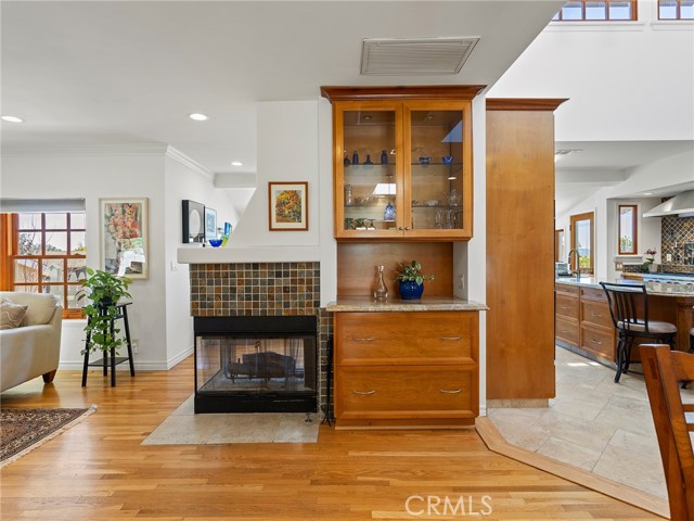 Detail Gallery Image 20 of 72 For 1012 N Sunset Canyon Dr, Burbank,  CA 91504 - 3 Beds | 2 Baths