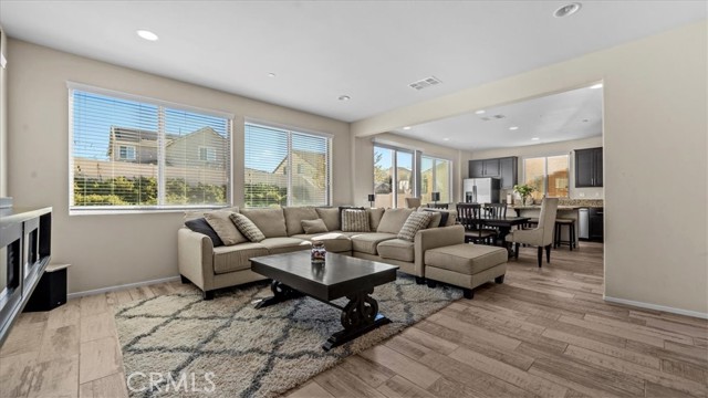 Detail Gallery Image 3 of 44 For 1672 Milford Way, Beaumont,  CA 92223 - 4 Beds | 3 Baths