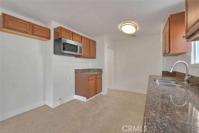 547 W 106th Street, Los Angeles CA: https://media.crmls.org/medias/d12a3213-a72e-4e74-a31e-c3efd91ef077.jpg
