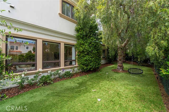 Detail Gallery Image 27 of 52 For 880 11th, Manhattan Beach,  CA 90266 - 5 Beds | 5 Baths