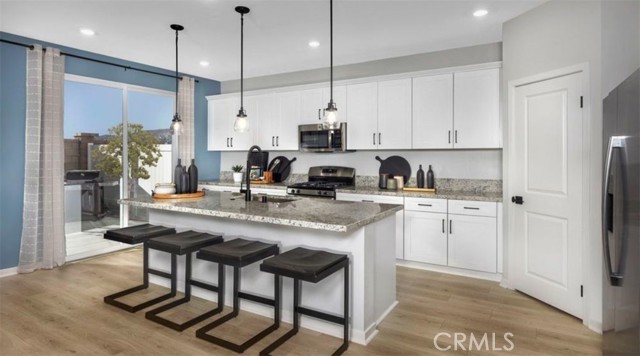 Detail Gallery Image 4 of 13 For 32727 Crystal Cove Ct, Winchester,  CA 92596 - 3 Beds | 2/1 Baths
