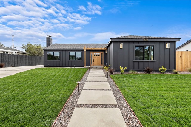 Detail Gallery Image 4 of 37 For 939 Congress St, Costa Mesa,  CA 92627 - 4 Beds | 2 Baths