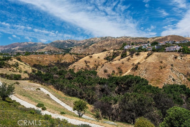 11884 Mariposa Bay Lane, Porter Ranch CA: https://media.crmls.org/medias/d12b071b-46de-4174-8283-61062480fe87.jpg