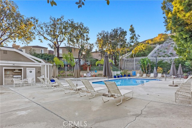 212 Santa Rosa Court, Laguna Beach CA: https://media.crmls.org/medias/d12b2a24-17ae-4124-bb18-9023c106ca6d.jpg