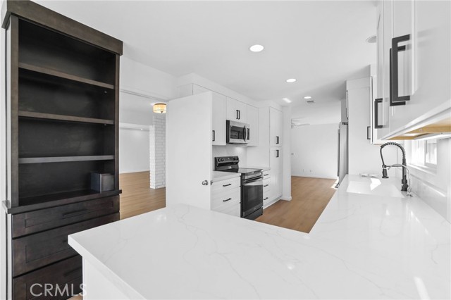 Detail Gallery Image 17 of 48 For 2501 Blue Water, Corona Del Mar,  CA 92625 - 4 Beds | 2/1 Baths