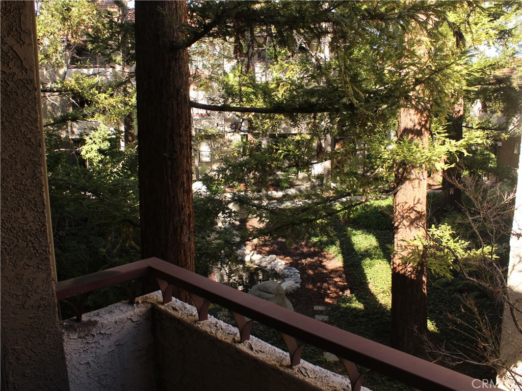 https://media.crmls.org/medias/d12ba9ce-d229-4274-a0e9-8aa4d3c410ee.jpg?preset=X-Large