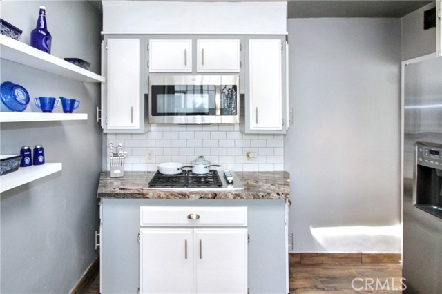 207 Santa Ana Avenue, Long Beach CA: https://media.crmls.org/medias/d12cad63-fb84-4e7a-9044-7bb9c086336f.jpg