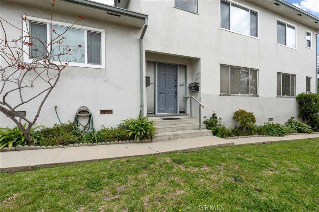 5916 La Tijera Boulevard, Ladera Heights, CA 90056