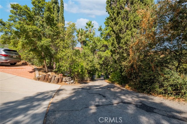 9530 Wheatland Avenue, Shadow Hills CA: https://media.crmls.org/medias/d12cc1f7-6c0e-4062-b37b-cfcc6b0edb6a.jpg