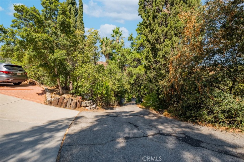 https://media.crmls.org/medias/d12cc1f7-6c0e-4062-b37b-cfcc6b0edb6a.jpg?preset=X-Large