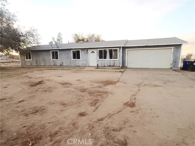 Detail Gallery Image 2 of 14 For 14420 Dos Palmas Rd, Victorville,  CA 92392 - 4 Beds | 2 Baths