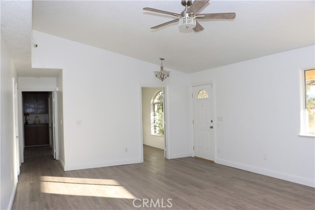 15742 Muscatel, Hesperia CA: https://media.crmls.org/medias/d12d3557-9397-4cc1-a9d6-e0a3d064018b.jpg