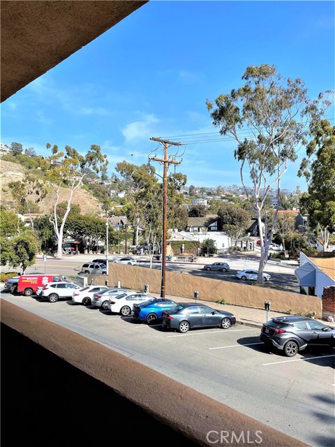 100 Cliff Drive, Laguna Beach CA: https://media.crmls.org/medias/d12df556-8765-42b8-a66c-1ff9c8f6ca9b.jpg