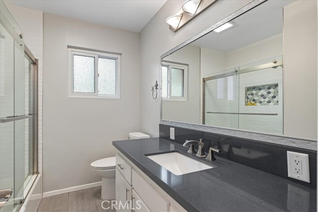Detail Gallery Image 6 of 20 For 10602 Helendale Ave, Tujunga,  CA 91042 - 3 Beds | 2 Baths