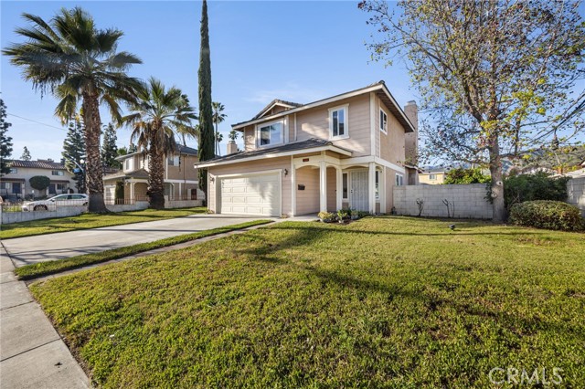 Detail Gallery Image 3 of 27 For 109 E 9th, Azusa,  CA 91702 - 4 Beds | 3 Baths