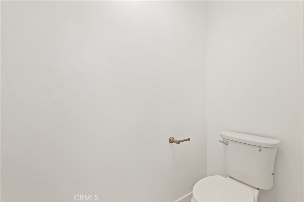 https://media.crmls.org/medias/d12f317f-b2ea-47d2-8d56-7950bbaa512d.jpg?preset=X-Large