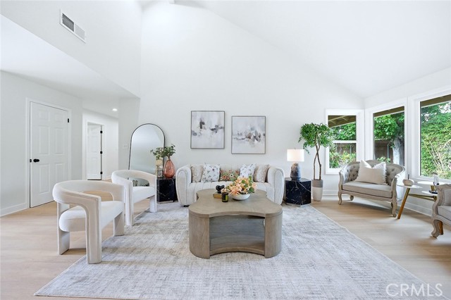 Detail Gallery Image 10 of 26 For 20111 Evening Breeze Dr, Walnut,  CA 91789 - 4 Beds | 3 Baths