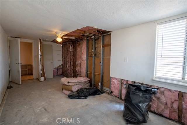 22731 Bryman Road, Oro Grande CA: https://media.crmls.org/medias/d1303226-e32c-488a-a382-ad241ec38925.jpg